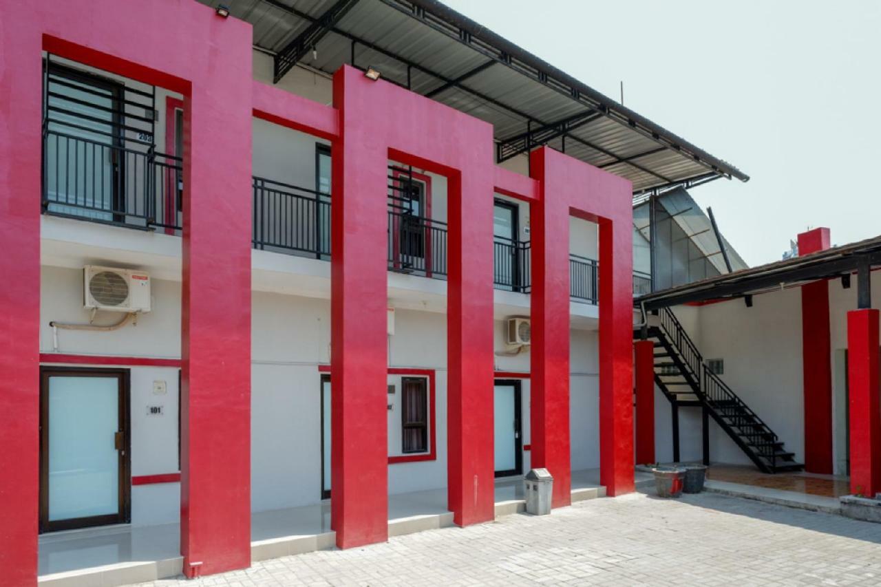 Reddoorz Syariah Near Alun Alun Tegal Hotel Kültér fotó