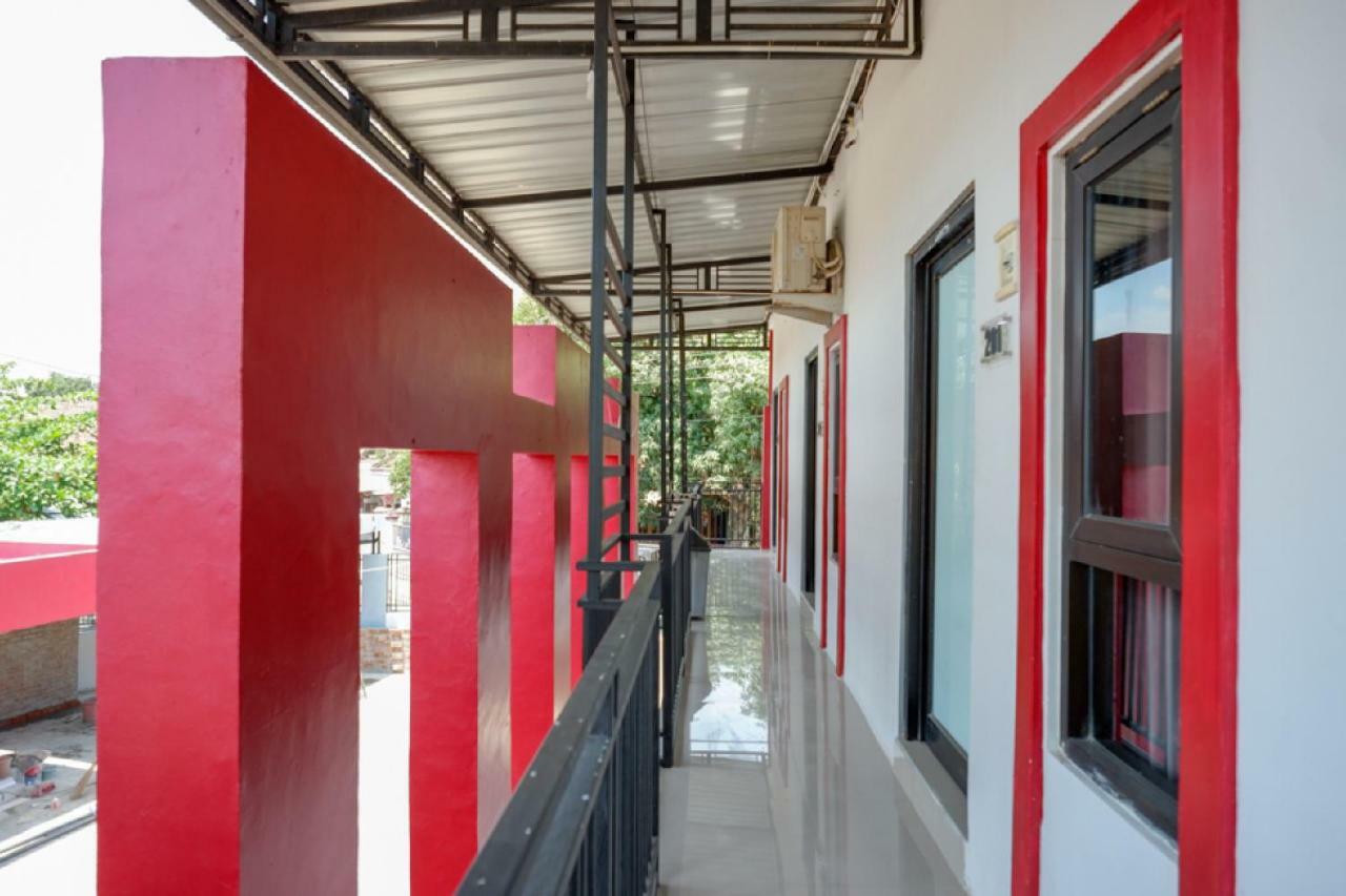 Reddoorz Syariah Near Alun Alun Tegal Hotel Kültér fotó