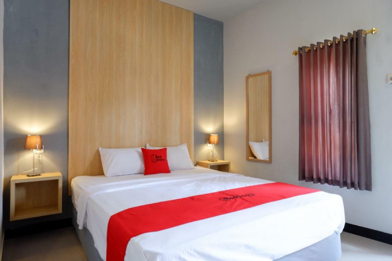 Reddoorz Syariah Near Alun Alun Tegal Hotel Kültér fotó