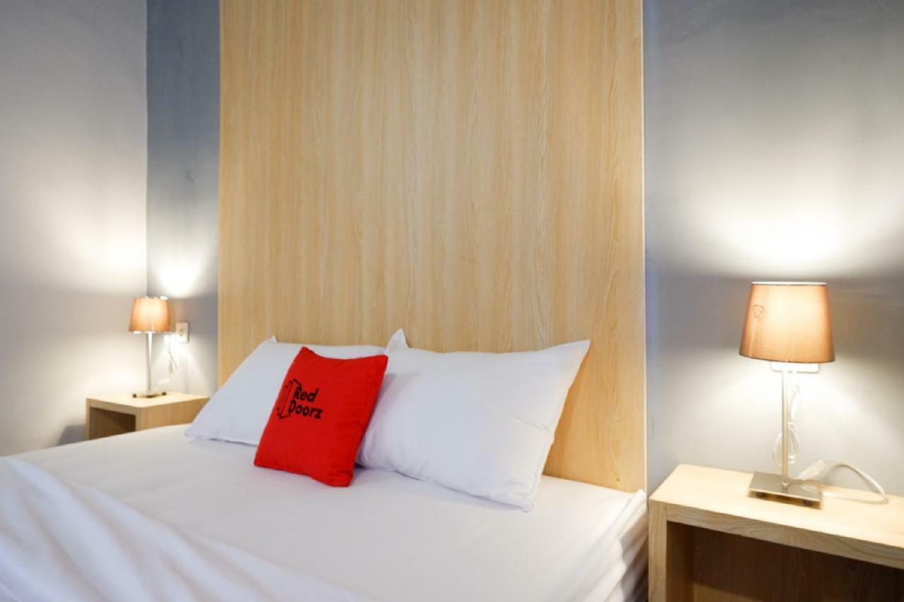 Reddoorz Syariah Near Alun Alun Tegal Hotel Kültér fotó