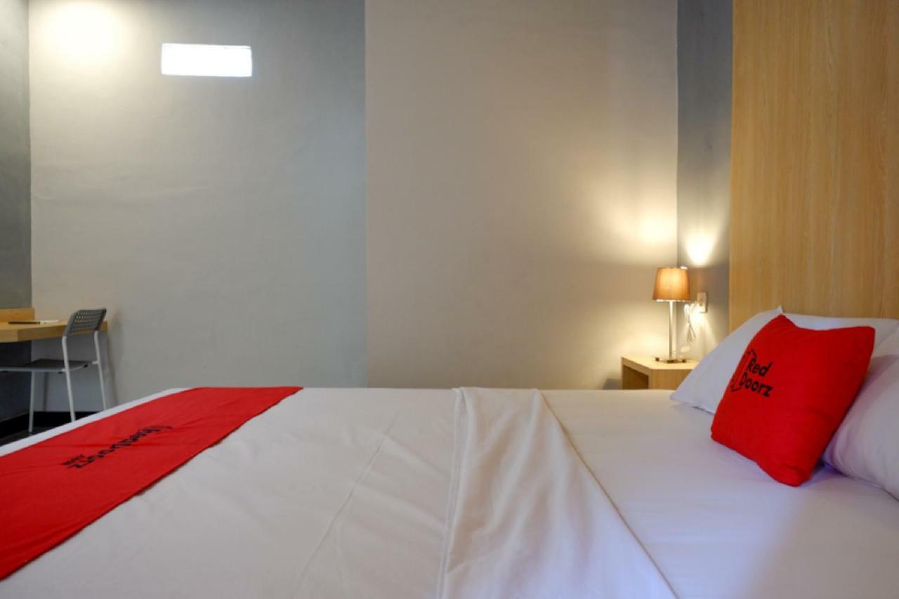 Reddoorz Syariah Near Alun Alun Tegal Hotel Kültér fotó